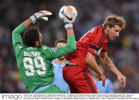 FUSSBALL CHAMPIONS LEAGUE SAISON 2015 2016 QUALIFIKATION Lazio Rom - Bayer 04 Leverkusen 18.08.2015 Torwart Etrit Berisha (li, Lazio Rom) gegen Stefan Kiessling (re, Bayer 04 Leverkusen) 