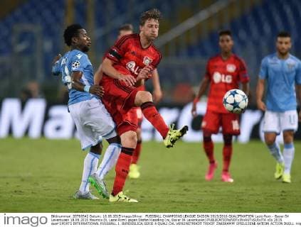 FUSSBALL CHAMPIONS LEAGUE SAISON 2015 2016 QUALIFIKATION Lazio Rom - Bayer 04 Leverkusen 18.08.2015 Mauricio (li, Lazio Rom) gegen Stefan Kiessling (re, Bayer 04 Leverkusen) 