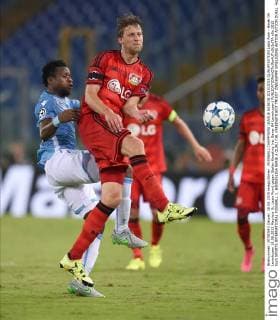 FUSSBALL CHAMPIONS LEAGUE SAISON 2015 2016 QUALIFIKATION Lazio Rom - Bayer 04 Leverkusen 18.08.2015 Mauricio (li, Lazio Rom) gegen Stefan Kiessling (re, Bayer 04 Leverkusen) 