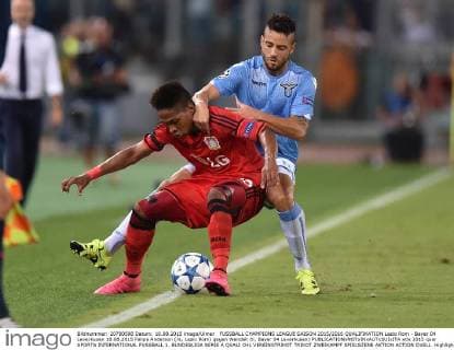 FUSSBALL CHAMPIONS LEAGUE SAISON 2015 2016 QUALIFIKATION Lazio Rom - Bayer 04 Leverkusen 18.08.2015 Felipe Anderson (re, Lazio Rom) gegen Wendell (li, Bayer 04 Leverkusen) 