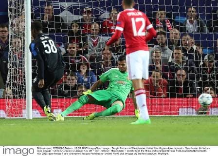 Sergio Romero of Manchester United ManU goes down injured - Manchester United vs. Club Brugge - UEFA Champion s League Play Off - Old Trafford - Manchester - 18 08 2015 Pic Philip Oldham SportImage EDITORIAL USE ONLY. No use with unauthorised audio, video, data, fixture lists, club league logos or live services. Online in-match use limited to 120 images, no video emulation. No use in betting, games or single club league player publications.
