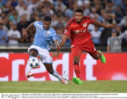 Fussball International Champions League Saison 2015 2016 Qualifikation 18.08.2015 Lazio Rom - Bayer 04 Leverkusen Balde Diao Keita (li, Lazio Rom) gegen Jonathan Tah (re, Bayer 04 Leverkusen) 