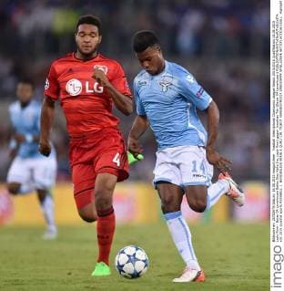 Fussball International Champions League Saison 2015 2016 Qualifikation 18.08.2015 Lazio Rom - Bayer 04 Leverkusen Balde Diao Keita (re, Lazio Rom) gegen Jonathan Tah (Bayer 04 Leverkusen) 