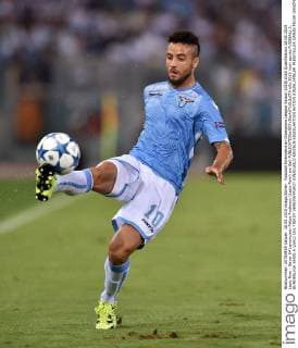 Fussball International Champions League Saison 2015 2016 Qualifikation 18.08.2015 Lazio Rom - Bayer 04 Leverkusen Felipe Anderson (Lazio Rom) am Ball 