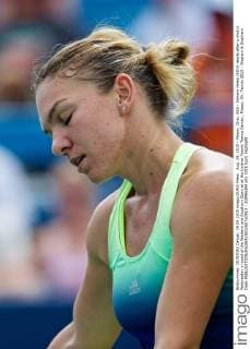 Aug. 19, 2015 - Mason, Ohio, USA - Simona Halep (ROU) reacts after a shot in Wednesday s round of the Western and Southern Open at at the Lindner Family Tennis Center , Mason, Oh. Tennis 2015 - Western & Southern Open - ZUMAs304