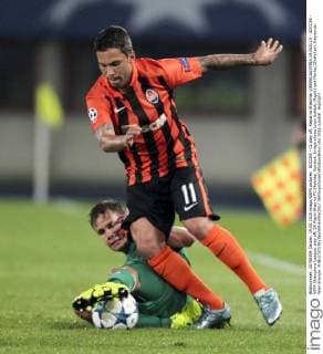 SOCCER - CL play off, Rapid vs Shakhtar VIENNA,AUSTRIA,19.AUG.15 - SOCCER - UEFA Champions League, play off, SK Rapid Wien vs FC Shakhtar Donetsk. Image shows Louis Schaub (Rapid) and Marlos (Shakhtar). Keywords: Wien Energie. GEPAxpictures xPhilippxBrem