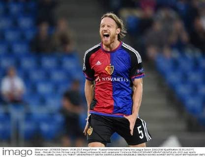 Fussball International Champions League Saison 2015 2016 Qualifikation 19.08.2015 FC Basel - Maccabi Tel Aviv Michael Lang (FC Basel) enttaeuscht nach vergebener Torchance 