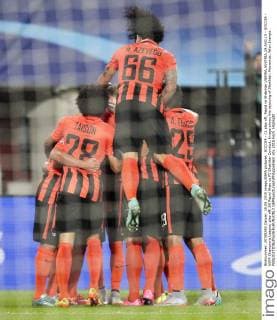 SOCCER - CL play off, Rapid vs Shakhtar VIENNA,AUSTRIA,19.AUG.15 - SOCCER - UEFA Champions League, play off, SK Rapid Wien vs FC Shakhtar Donetsk. Image shows the rejoicing of Shakhtar. Keywords: Wien Energie. GEPAxpictures xPhilippxBrem