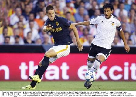 Daniel Parejo (Valencia) and Mario Pasalic (Monaco) FUßBALL : Valencia CF vs AS Monaco - Champions League Quali - 19 08 2015 SERGIORUIZ Panoramic 