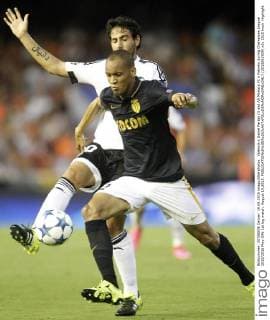Valencia s Daniel Parejo (l) and AS Monaco FC s Fabinho during Champions League 2015 2016 Play-Offs 1st leg match. August 19,2015.  (2015081909)