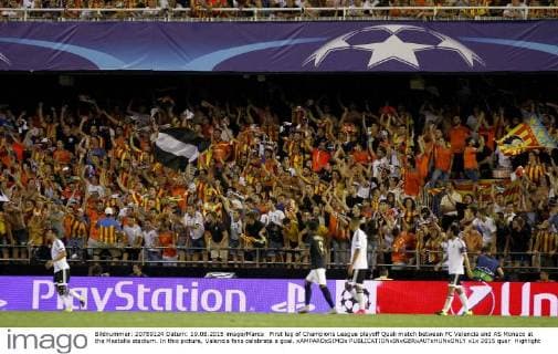 First leg of Champions League playoff Quali match between FC Valencia and AS Monaco at the Mestalla stadium. In this picture, Valencia fans celebrate a goal. xAMPAROxSIMOx 