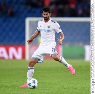 Fussball International Champions League Saison 2015 2016 Qualifikation 19.08.2015 FC Basel - Maccabi Tel Aviv Omri Ben Harush (Maccabi Tel Aviv) am Ball 