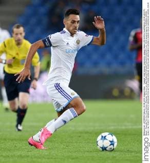 Fussball International Champions League Saison 2015 2016 Qualifikation 19.08.2015 FC Basel - Maccabi Tel Aviv Eran Zahavi (Maccabi Tel Aviv) am Ball