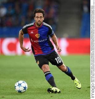 Fussball International Champions League Saison 2015 2016 Qualifikation 19.08.2015 FC Basel - Maccabi Tel Aviv Matias Emilio Delgado (FC Basel) am Ball 