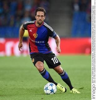Fussball International Champions League Saison 2015 2016 Qualifikation 19.08.2015 FC Basel - Maccabi Tel Aviv Matias Emilio Delgado (FC Basel) am Ball