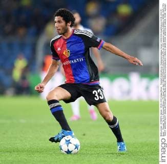 Fussball International Champions League Saison 2015 2016 Qualifikation 19.08.2015 FC Basel - Maccabi Tel Aviv Mohamed Elneny (FC Basel) am Ball