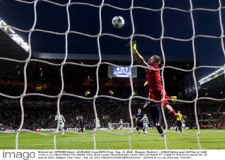 Aug. 19, 2015 - Glasgow, Skottland - 150819 Celtics Leigh Griffiths (ej i bild) nickar in 3-1 bakom Malmö FFs malvakt Johan Wiland under fotbollsmatchen mellan Celtic och Malmö FF i kvalet till Champions League den 19 augusti 2015 i Glasgow..Foto: News - Aug. 19, 2015  - ZUMAb138