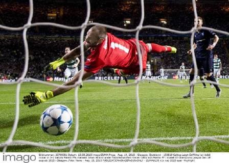 Aug. 19, 2015 - Glasgow, Skottland - 150819 Celtics Leigh Griffiths (ej i bild) nickar in 3-1 bakom Malmö FFs malvakt Johan Wiland under fotbollsmatchen mellan Celtic och Malmö FF i kvalet till Champions League den 19 augusti 2015 i Glasgow..Foto: News - Aug. 19, 2015  - ZUMAb138