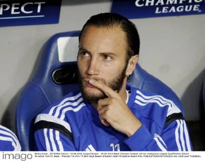 19.08.2015 Basel Schweiz Fussball Herren Champions League Qualifikation Staion St.Jakob Park FC Basel - Maccabi Tel-Aviv FC Bild zeigt Basels Shkelzen Gashi Einzelbild Gestik Foto