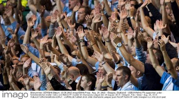 Aug. 19, 2015 - Glasgow, Skottland - 150819 Malmö FFs supportrar under fotbollsmatchen mellan Celtic och Malmö FF i kvalet till Champions League den 19 augusti 2015 i Glasgow..Foto: News - Aug. 19, 2015 - ZUMAb138