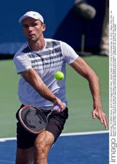 Aktuell Tennis, ATP Turnier in Cincinnati Aug. 20, 2015 - Mason, Ohio, USA - Ivo Karlovic (CRO) charges a ball at the net during Thursday s round of the Western and Southern Open at at the Lindner Family Tennis Center , Mason, Oh. Tennis 2015 - Western & Southern Open - ZUMAs304