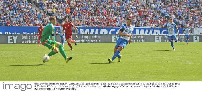 22.08.2015 Deutschland Fußball Bundesliga Saison 2015 2016 1899 Hoffenheim-FC Bayern München 1:2 1:0 Tor Kevin Volland re. Hoffenheim gegen TW Manuel Neuer li. Bayern München.