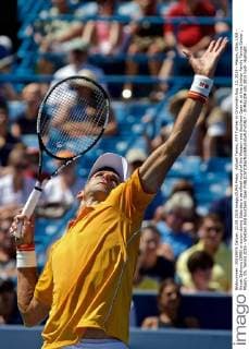 Aktuell Tennis, ATP Turnier in Cincinnati Aug. 22, 2015 - Mason, Ohio, USA - Novak Djokovic (SRB) in action during Saturday s semifinal round of the Western and Southern Open at at the Lindner Family Tennis Center , Mason, Oh. Tennis 2015 - Western And Southern Open - ZUMAs304