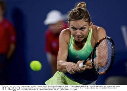 Aug. 22, 2015 - Mason, Ohio, USA - Simona Halep (ROU) hits a return shot during Saturday s semifinal round of the Western and Southern Open at at the Lindner Family Tennis Center , Mason, Oh. Tennis 2015 - Western And Southern Open - ZUMAs304