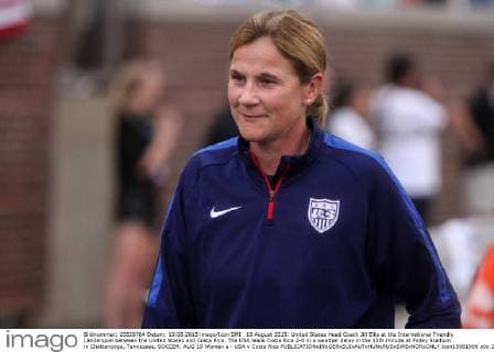 19 August 2015: United States Head Coach Jill Ellis at the International Friendly Länderspiel between the United States and Costa Rica. The USA leads Costa Rica 2-0 in a weather delay in the 15th minute at Finley Stadium in Chattanooga, Tennessee. SOCCER: AUG 19 Women s - USA v Costa Rica Icon15081908 EDITORIAL USE ONLY
