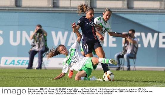 v.l. Tesse Wullaert (VfL Wolfsburg), Jessica Houara-d Hommeaux (FC Paris Saint-Germain), Anna Blaesse (VfL Wolfsburg)