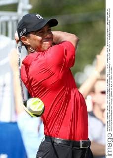 Aug. 23, 2015 - Greensboro, North Carolina, United States - Tiger Woods tees off the 10th hole during the final round of the Wyndham Championship at Sedgefield CC. PGA Golf Herren 2015: Wyndham Championship - Final Round - ZUMAw109