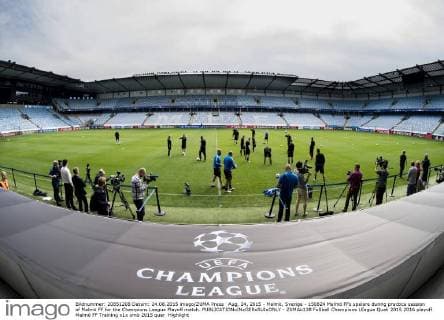 Aug. 24, 2015 - Malmö, Sverige - 150824 Malmö FFs spelare during practice session of Malmö FF for the Champions League Playoff match.  - ZUMAb138