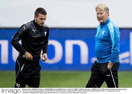 Aug. 24, 2015 - Malmö, Sverige - 150824 Malmö FFs Vladimir Rodic och tränare Age Hareide during practice session of Malmö FF for the Champions League Playoff match.  - ZUMAb138