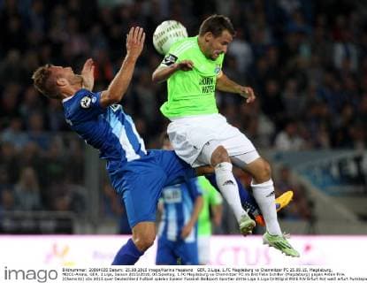 GER, 3.Liga, 1.FC Magdeburg vs Chemnitzer FC 25.08.15, Magdeburg, MDCC-Arena, GER, 3.Liga, Saison 2015 2016, 05.Spieltag, 1.FC Magdeburg vs Chemnitzer FC im Bild Felix Schiller (Magdeburg) gegen Anton Fink (Chemnitz)