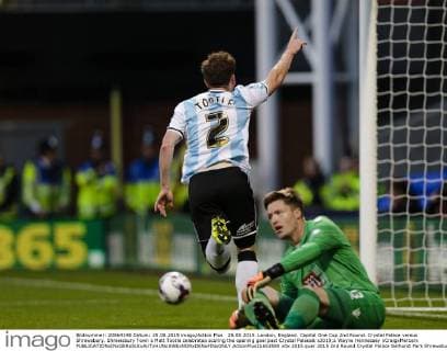 25.08.2015. London, England. Capital One Cup 2nd Round. Crystal Palace versus Shrewsbury. Shrewsbury Town s Matt Tootle celebrates scoring the opening goal past Crystal Palace& x2019;s Wayne Hennessey xCraigxMercerx  ActionPlus11653580