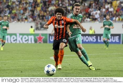 Aktuell Fußball, Champions League Playoff, Shakhtar Donetsk - Rapid Wien SOCCER - CL play off, Shakhtar vs Rapid LVIV,UKRAINE,25.AUG.15 - SOCCER - UEFA Champions League, play off, FC Shakhtar Donetsk vs SK Rapid Wien. Image shows Taison (Shakhtar) and Mario Pavelic (Rapid). Keywords: Wien Energie. GEPAxpictures xPhilippxBrem