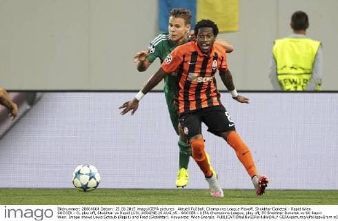 Aktuell Fußball, Champions League Playoff, Shakhtar Donetsk - Rapid Wien SOCCER - CL play off, Shakhtar vs Rapid LVIV,UKRAINE,25.AUG.15 - SOCCER - UEFA Champions League, play off, FC Shakhtar Donetsk vs SK Rapid Wien. Image shows Louis Schaub (Rapid) and Fred (Shakhtar). Keywords: Wien Energie. GEPAxpictures xPhilippxBrem