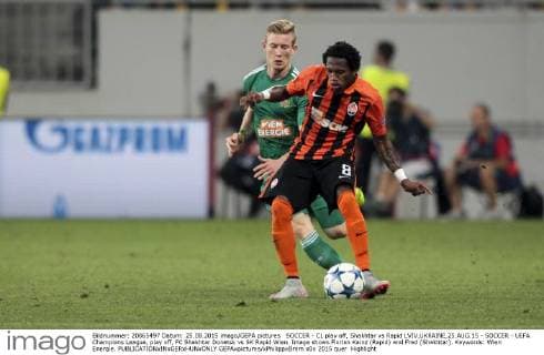 SOCCER - CL play off, Shakhtar vs Rapid LVIV,UKRAINE,25.AUG.15 - SOCCER - UEFA Champions League, play off, FC Shakhtar Donetsk vs SK Rapid Wien. Image shows Florian Kainz (Rapid) and Fred (Shakhtar). Keywords: Wien Energie. GEPAxpictures xPhilippxBrem