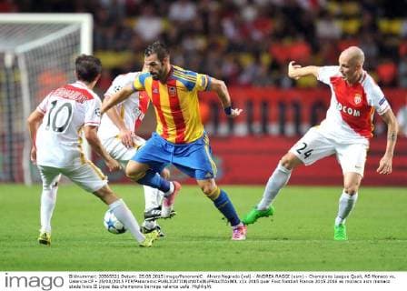 Alvaro Negredo (val) - ANDREA RAGGI (asm) - Champions League Quali, AS Monaco vs. Valencia CF - 25 08 2015 FEP Panoramic 