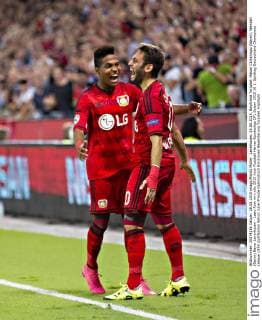 Leverkusen, 26.08.2015, BayArena Torjubel: Hakan Calhanoglu (Bayer), Wendell (Bayer) Bayer Leverkusen - Lazio Rom mm