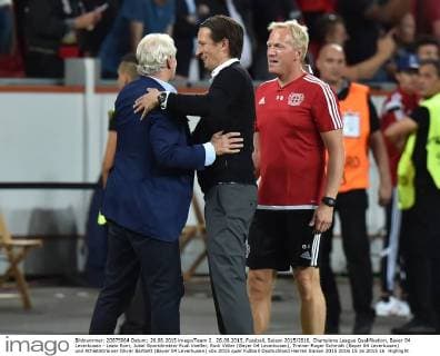 26.08.2015, Fussball, Saison 2015 2016, Champions League Qualifikation, Bayer 04 Leverkusen - Lazio Rom, Jubel Sportdirektor Rudi Voeller, Rudi Völler (Bayer 04 Leverkusen), Trainer Roger Schmidt (Bayer 04 Leverkusen) und Athletiktrainer Oliver Bartlett (Bayer 04 Leverkusen)