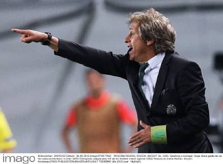 MOSCOW REGION, RUSSIA. AUGUST 26, 2015. Sporting s manager Jorge Jesus gestures as he instructs his team in their UEFA Champions League play-off series football match against CSKA Moscow at Arena Khimki. Artyom Korotayev TASS  TS00B84D