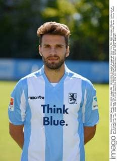 25.08.2015, 2.Fussball Bundesliga 2015 2016: TSV 1860 München, Offizieller Fototermin an der Grünwalderstrasse. Valdet Rama (TSV 1860 München). 