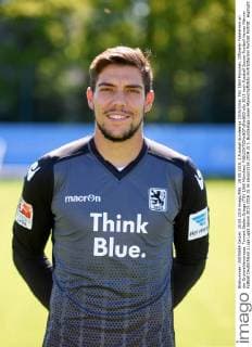 25.08.2015, 2.Fussball Bundesliga 2015 2016: TSV 1860 München, Offizieller Fototermin an der Grünwalderstrasse. Torwart Stefan Ortega (TSV 1860 München) 