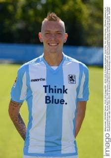 25.08.2015, 2.Fussball Bundesliga 2015 2016: TSV 1860 München, Offizieller Fototermin an der Grünwalderstrasse. Marius Wolf (TSV 1860 München). 