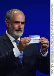 Aug. 27, 2015 - Monaco, Monaco - ANDONI ZUBIZARRETA shows the draw result of Paris Saint-Germain during the UEFA Champions League Draws 2015 - 16 at Grimaldi Forum. Soccer 2015 - UEFA Champions League 2015 - 16 Draw  - ZUMAm119