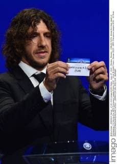 Aug. 27, 2015 - Monaco, Monaco - CARLES PUYOL shows the draw result of Galatasaray A.S during the UEFA Champions League Draws 2015 - 16 at Grimaldi Forum. Soccer 2015 - UEFA Champions League 2015 - 16 Draw  - ZUMAm119