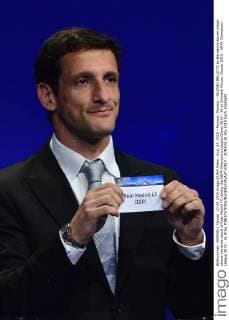 Aug. 27, 2015 - Monaco, Monaco - JULIANO BELLETTI ex Barcelona soccer player shows the draw result of Real Madrid FC during the UEFA Champions League Draws 2015 - 16 at Grimaldi Forum. Soccer 2015 - UEFA Champions League 2015 - 16 Draw  - ZUMAm119