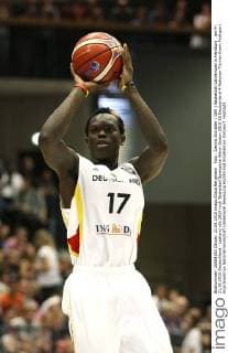 Foto : Dennis Schröder ( GER ) Basketball Länderspiel in Hamburg , am Fr. 21.08.2015 Deutschland - Lettland