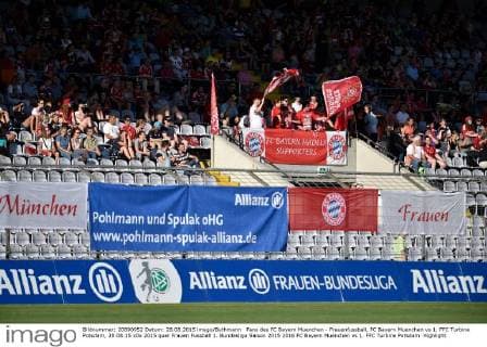 Fans des FC Bayern Muenchen - Frauenfussball, FC Bayern Muenchen vs 1. FFC Turbine Potsdam, 28.08.15
